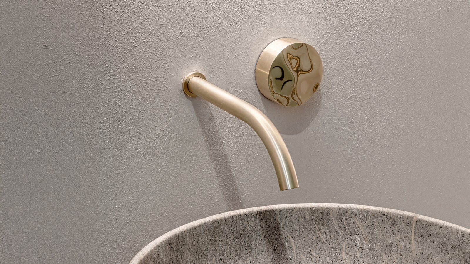 ברזים מעוצבים Allure מבית CEA Design עם ידית מלוטשת