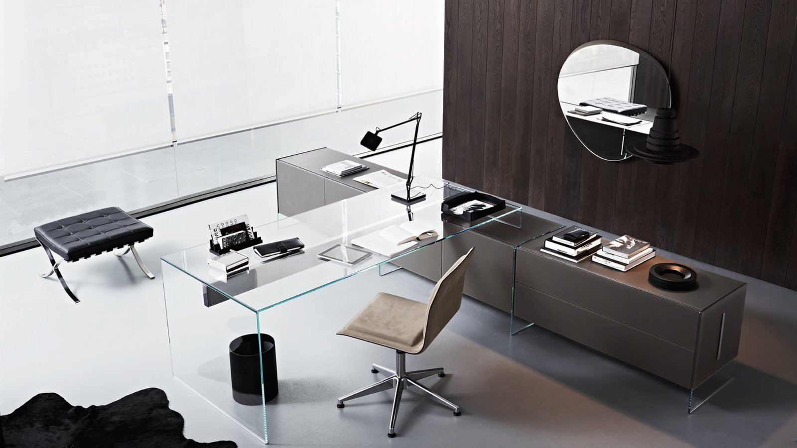 שולחן מנהלים מעוצב Air Desk של Gallotti & Radice בקריסטל שקוף