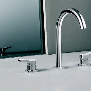 מזלף FIT עם צינור גמיש על קיר המקלחת, מסדרת AL/23 של Fantini