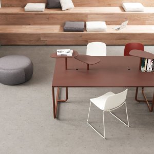 שולחן ישיבות אובלי Itube של Alea Office