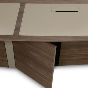 חדר דירקטוריון עם שולחן Corniche וכורסאות Sella