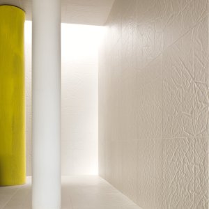 חדר רחצה מחופה Folded לבן של Raw Edges