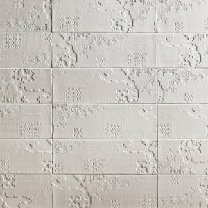 פרט הטקסטורה Bas-Relief Patchwork של Mutina