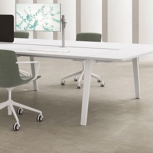 שולחן ישיבות E-Place 300 × 120 על שתי עמודות עם בסיס מרובע