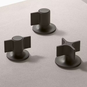 ברז Fantini Flora עם ידיות בעלות שתי כנפיים בניקל מבריק Polished Nickel PVD