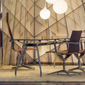 Kuna Chair בעור חום כהה