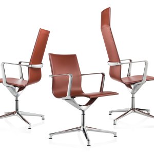 יריעת העור המתוחה של Kuna Chair