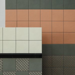 פרופיל Raccordo מבריק של Dintorni ב-Caramel ו-Nero