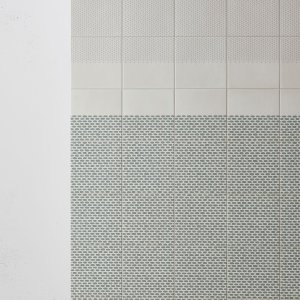 דוגמת Zigzag White של Tape Mutina על בסיס לבן