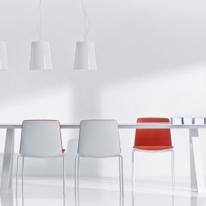 רגל חמור מצינור פלדה 80×40 מ״מ בשולחן Arki-Table