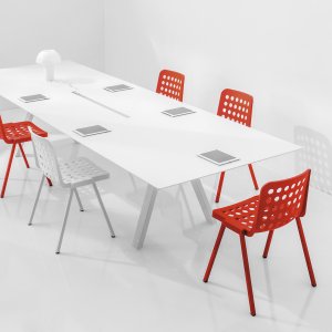 קצה דק של משטח למינציה דחוסה 6 מ״מ בשולחן Arki-Table
