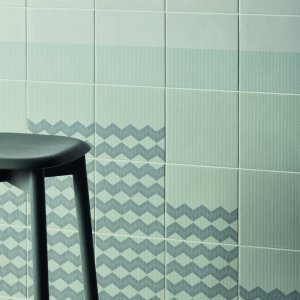 דוגמת Zigzag Green מקולקציית Tape בגרניט מזוגג