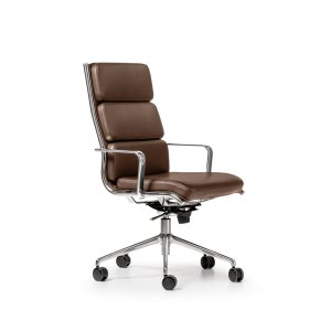 כיסא מנהלים The Season Comfort של Quinti בעור שחור עם גב גבוה על גלגלים