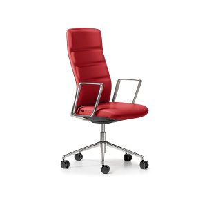 שלד האלומיניום המבריק של כורסת Quinti That’s it Executive בתקריב