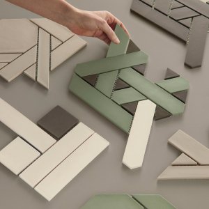 קיר קבלה מחופה ב-Weaving של Mutina