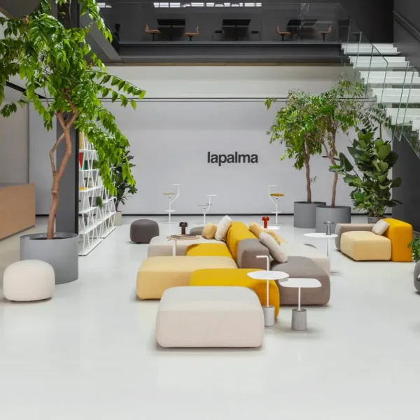אזור שיתוף במשרד עם ריהוט Lapalma